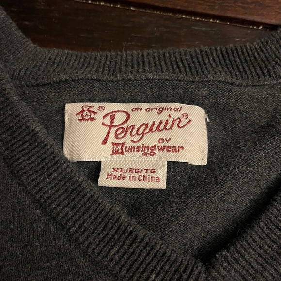 Penguin men’s sweater - Picture 2 of 3